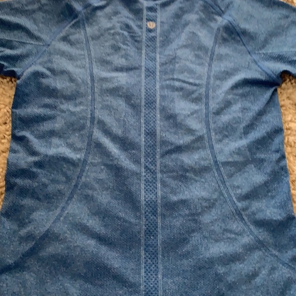 Lululemon v neck tee - Picture 2 of 3